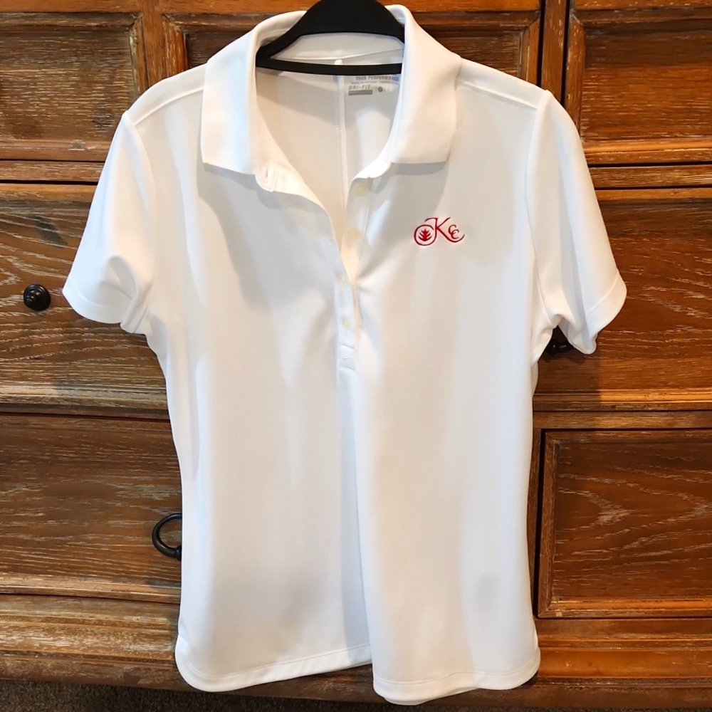 Ladies white Nike golf shirt in great condition!